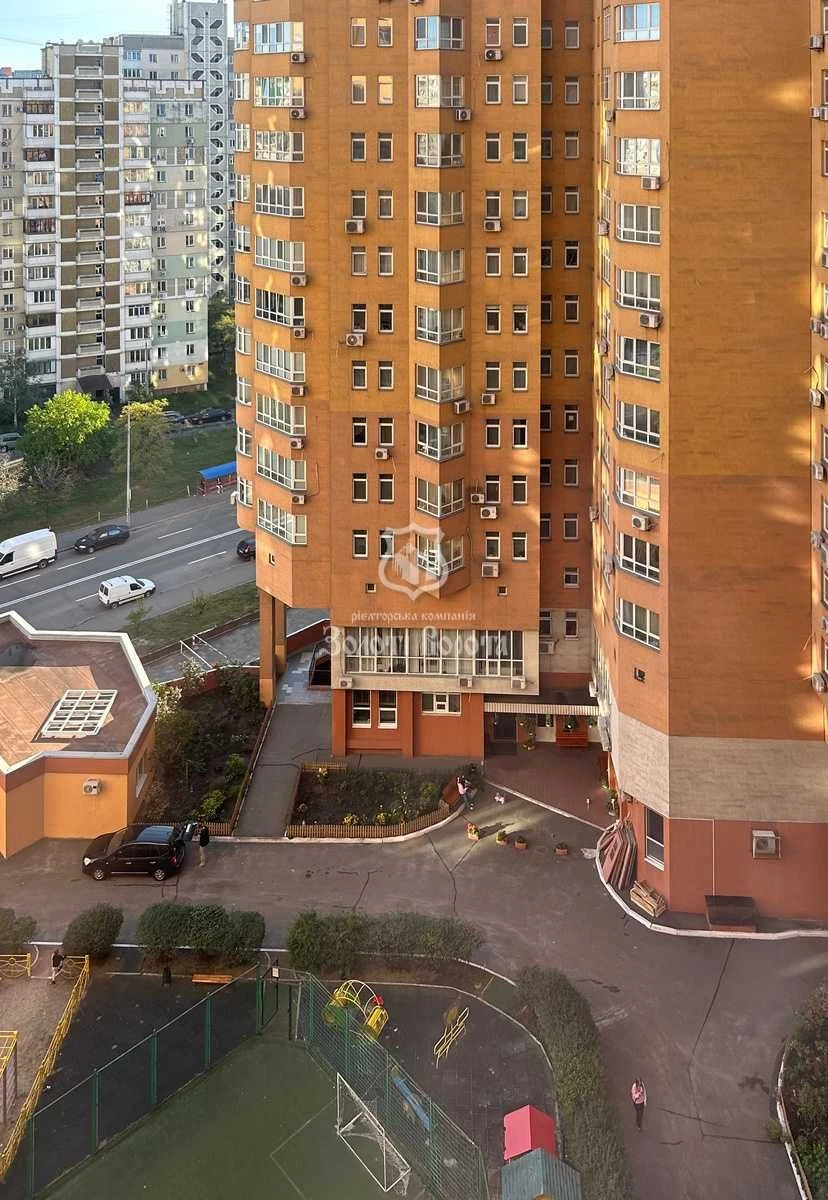 3-room apartment. New renovation. Alexander Misyuga Street, 2, Osokorky, Kyiv.