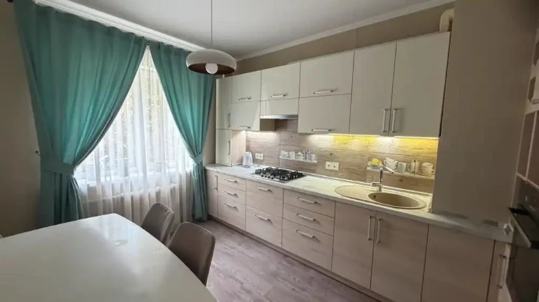 3-room apartment for sale, Sokol