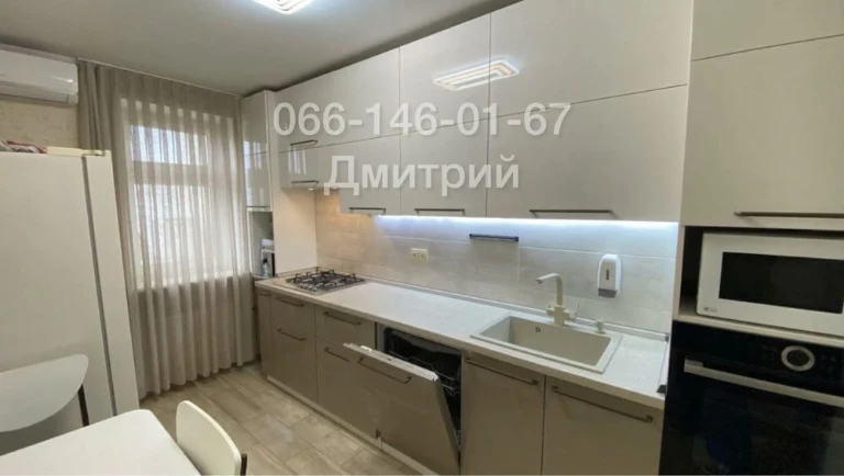 3-room apartment 65 sq m with renovation, furniture and appliances. T