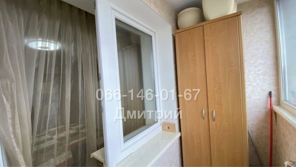 3-room apartment 65 sq m with renovation, furniture and appliances. T