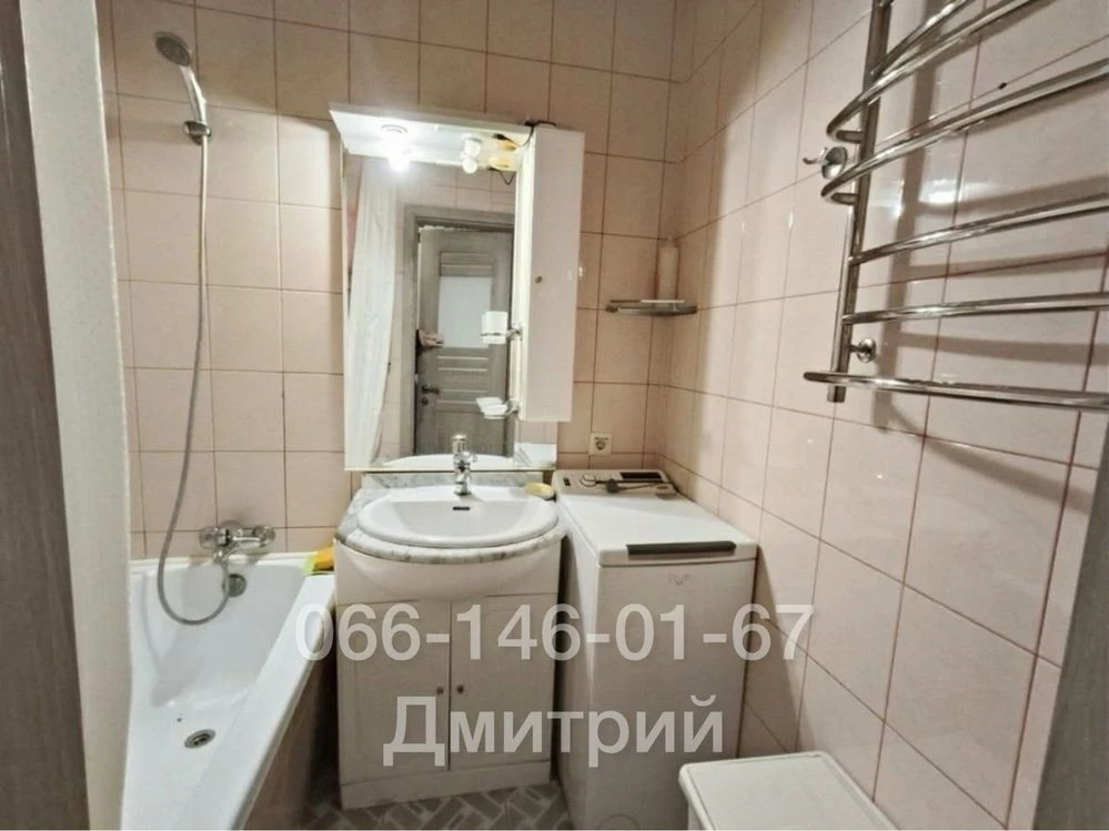 3-room apartment 65 sq m with renovation, furniture and appliances. T