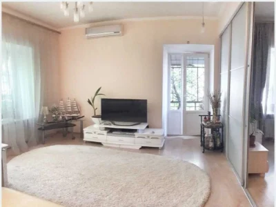 vys-04  Квартира на Белинского( Леонтовича) возле Музкомедии