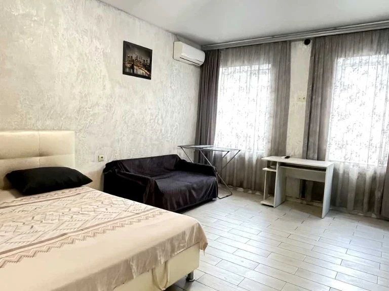 Apartment. Odessa, Deribasivs'ka Street