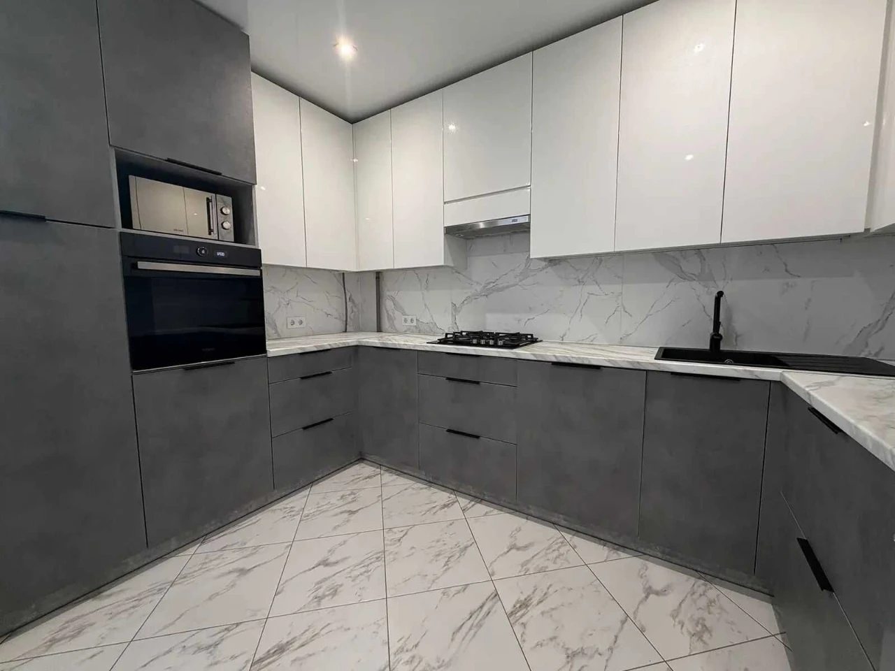 Great! View 2-bedroom apartment, ready to live in, renovated