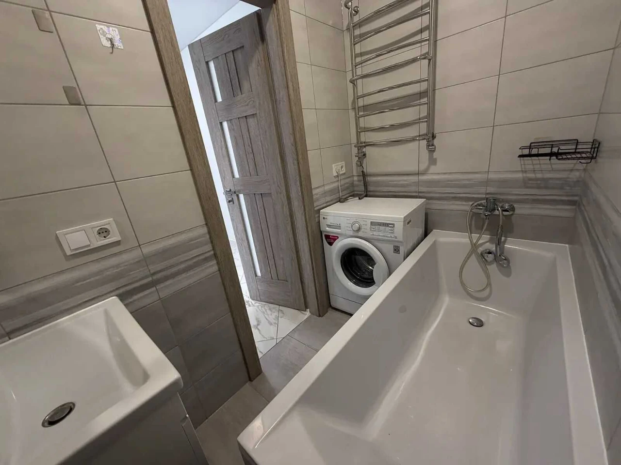 Great! View 2-bedroom apartment, ready to live in, renovated
