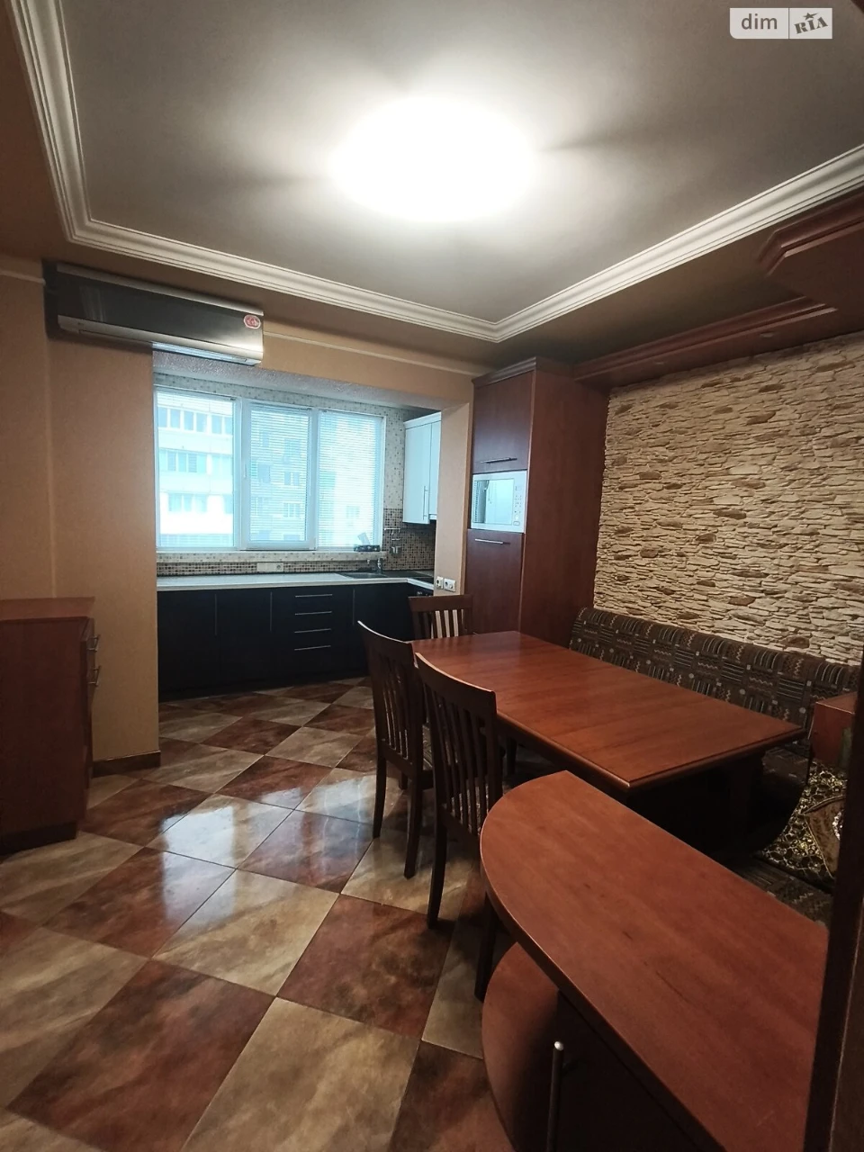 Long-Term Rental Apartment, Pociaky