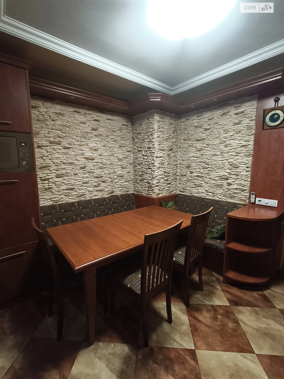 Long-Term Rental Apartment, Pociaky