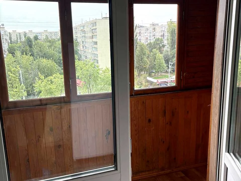 Apartment. Kyiv, Lisonyi Prospect.
