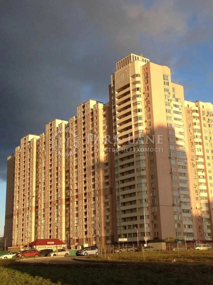 Urgent 3-room apartment 94 sq m, 6th floor, Ole Pchy Street