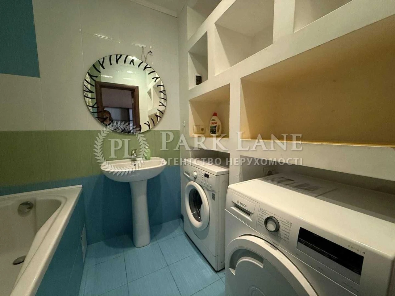 Urgent 3-room apartment 94 sq m, 6th floor, Ole Pchy Street