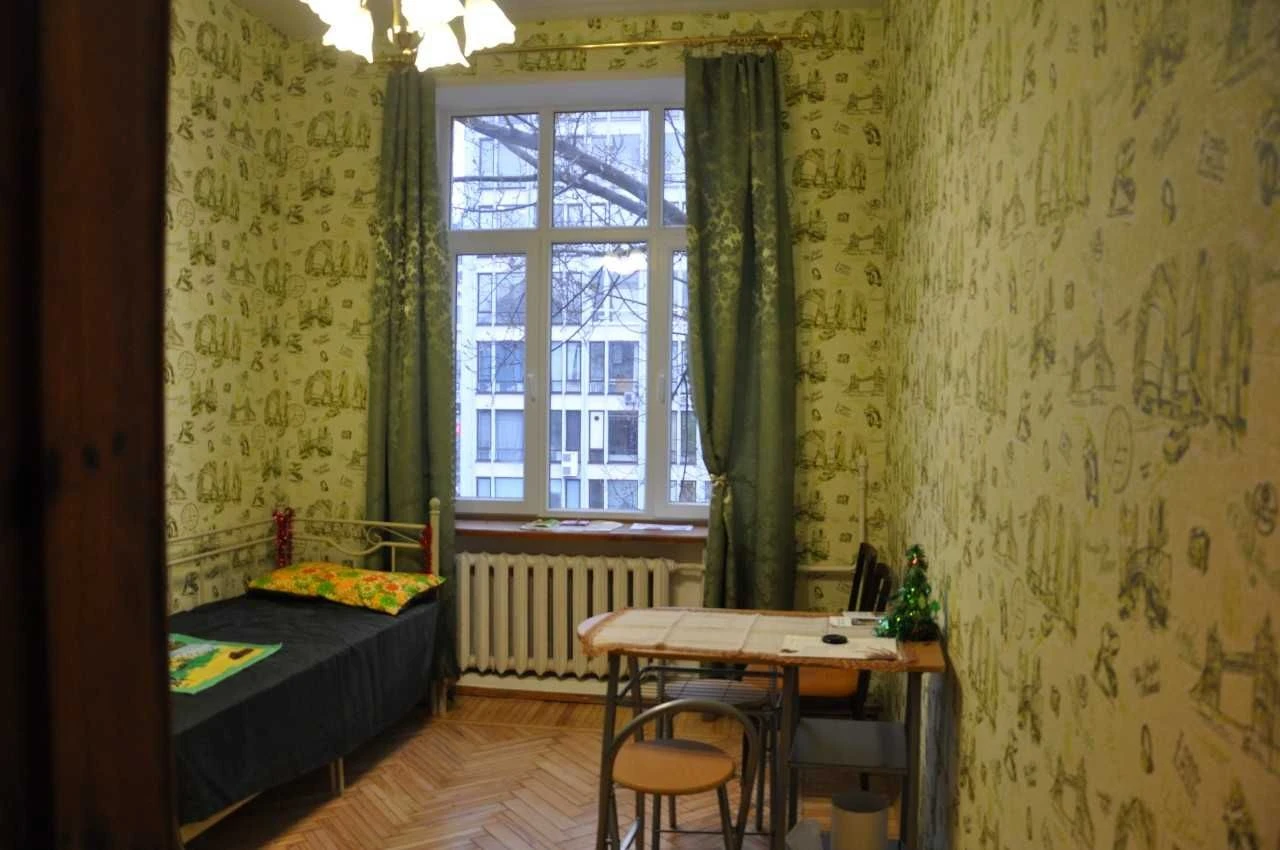 Продаж 3 кім квартири Руставелі , в центрі , біля метро, Печ