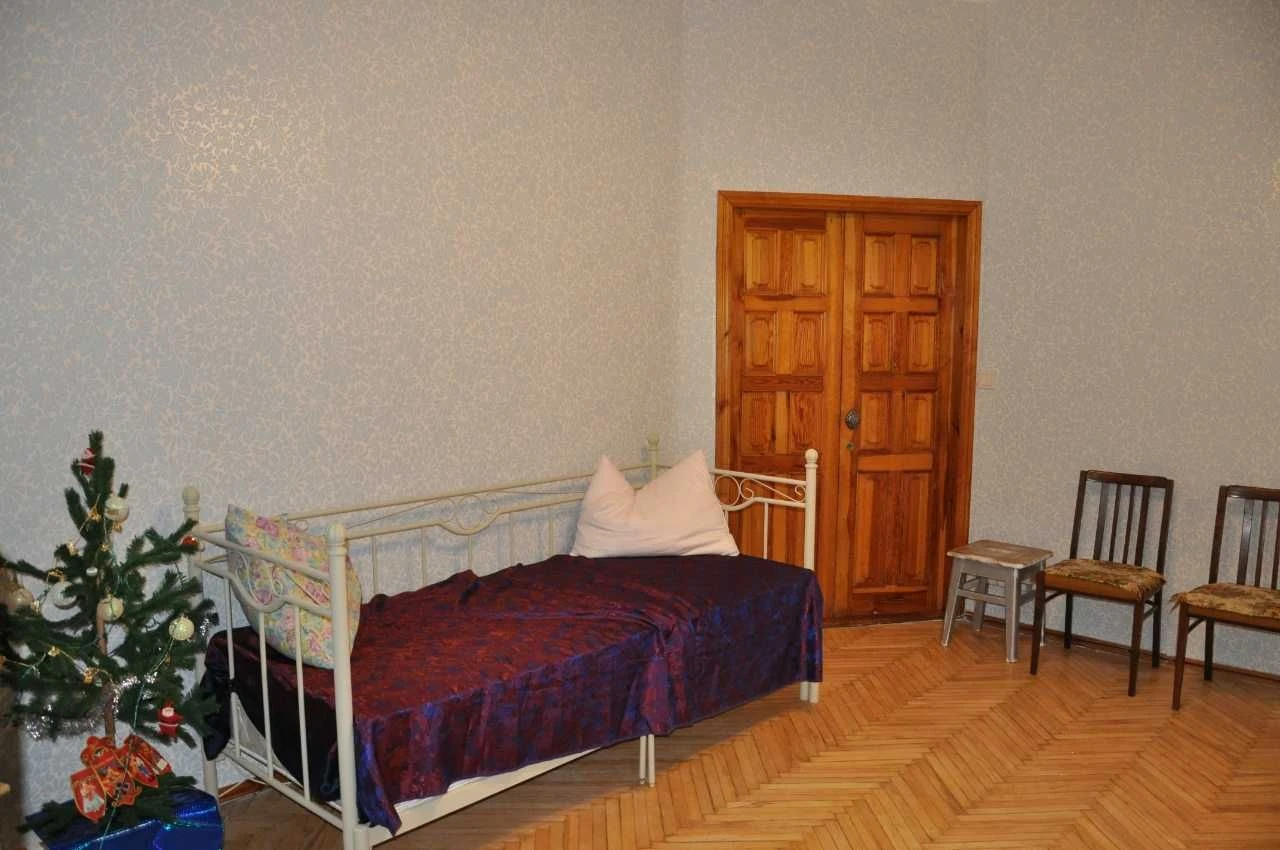 Продаж 3 кім квартири Руставелі , в центрі , біля метро, Печ