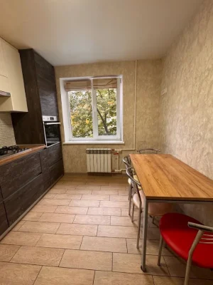 Продається 3-кімнатна квартира, в районі Калинова