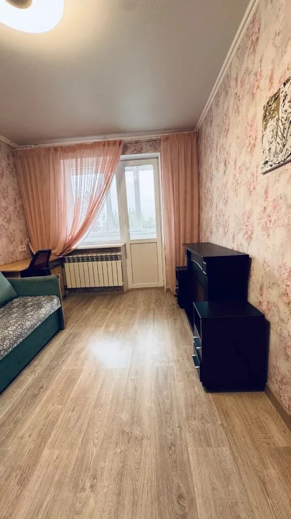 Продається 3-кімнатна квартира, в районі Калинова