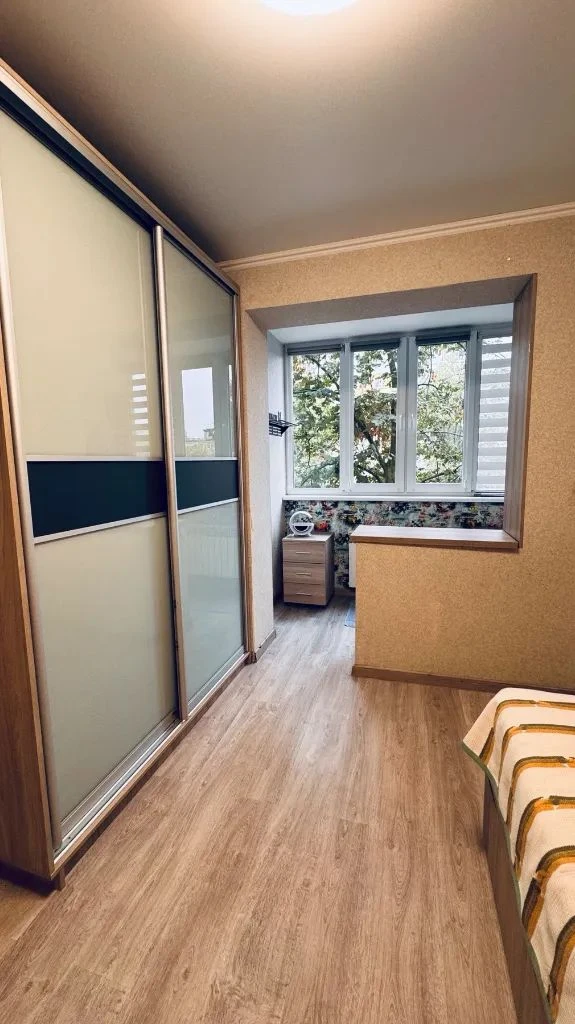 Продається 3-кімнатна квартира, в районі Калинова