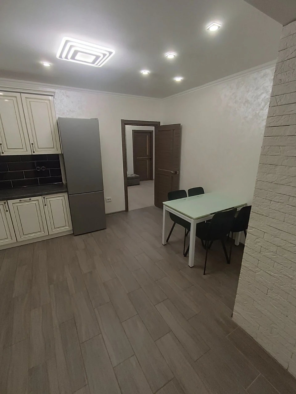 For sale: 3 km apartment!!