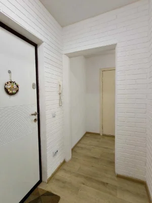 В продажу 1-кімнатна квартира серії ЧН 39 м², ремонт, вбудовані