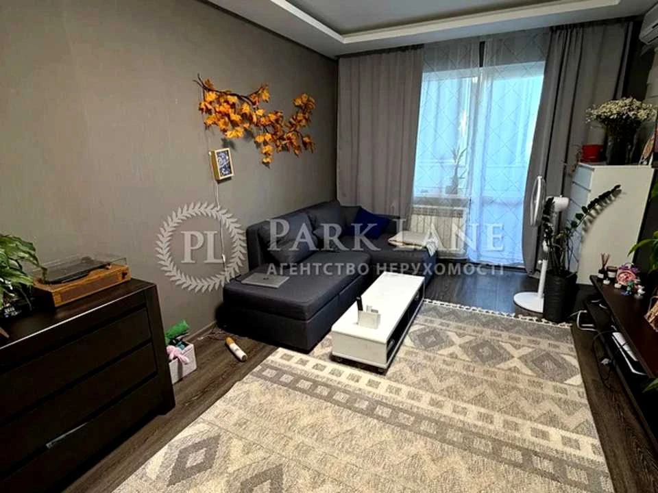 Apartment. Panasa Myrhoro Street, Kyiv