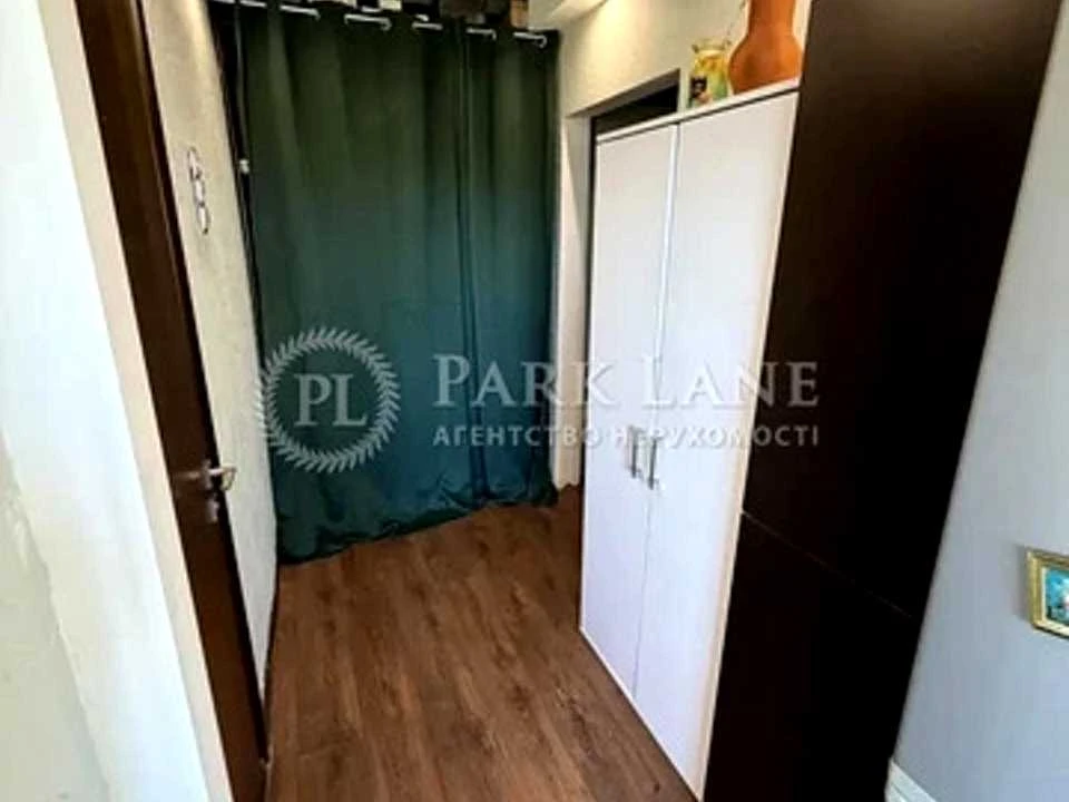 Apartment. Panasa Myrhoro Street, Kyiv