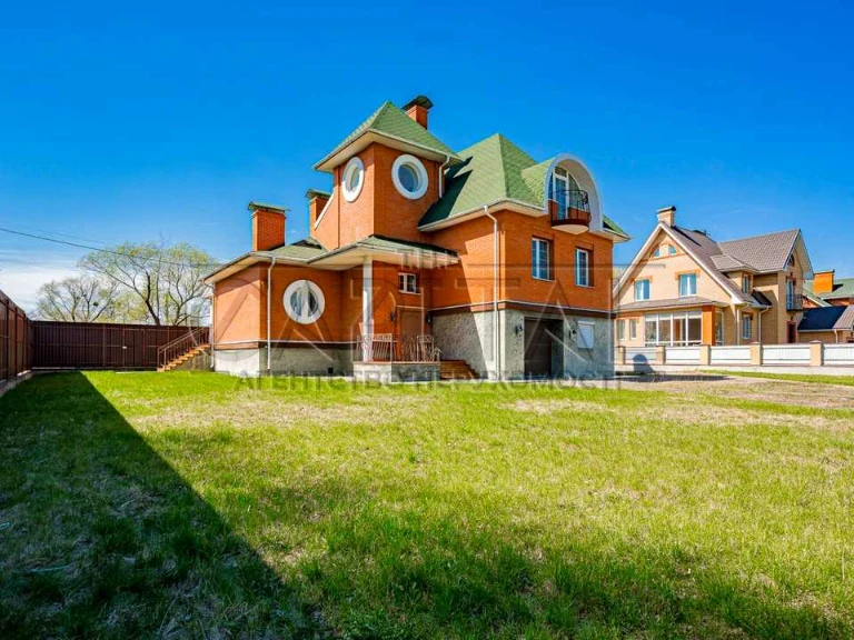 House. Bereznevy Pro. Kyiv