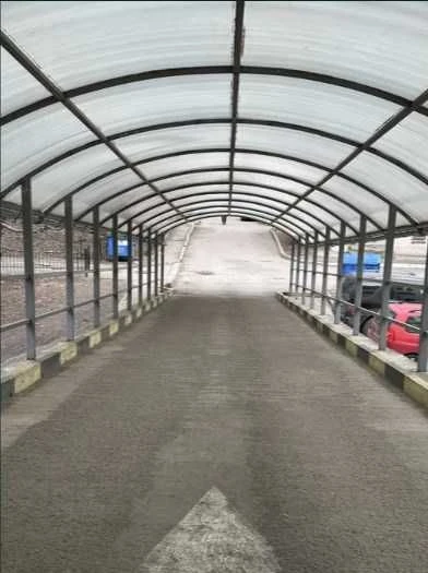 Parking, Topoleva Street.