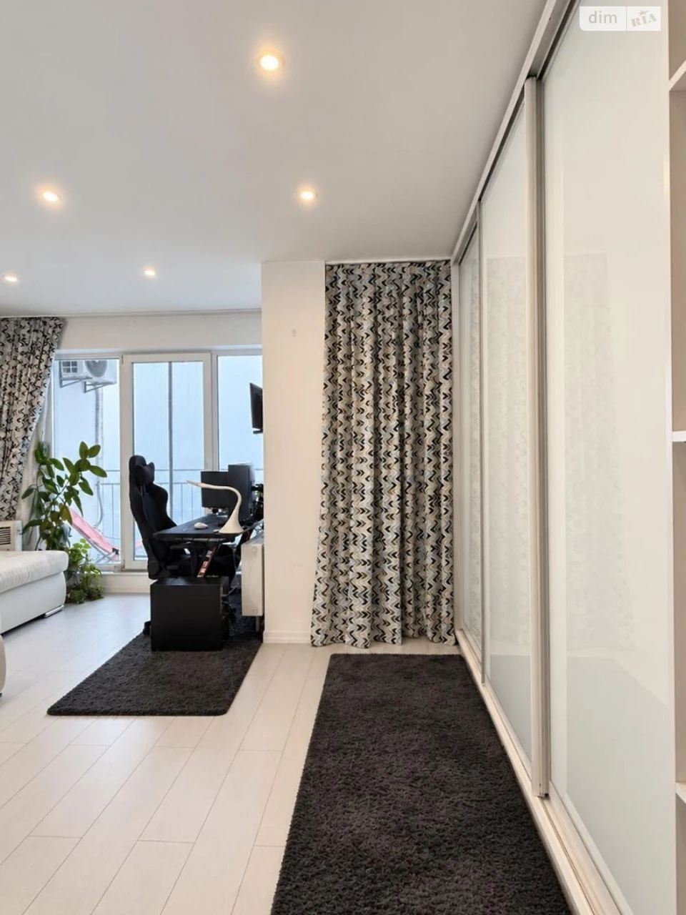 Long-Term Rental Apartment Montastnik
