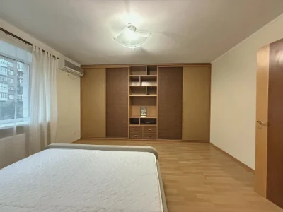 Без комісії, бульвар Лесі Українки, 3, 2кім, 54 м.кв, цегла, газ,