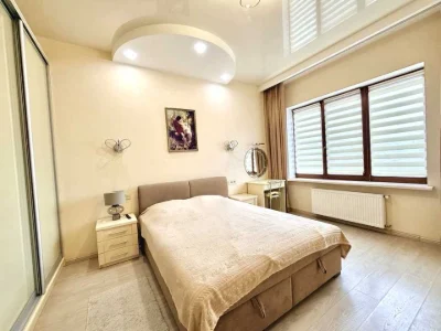 Apartment. Odesa, Velika Arnaoutska Street.