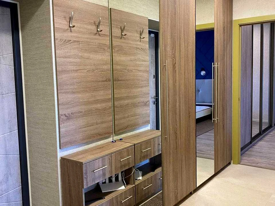 Apartment. Dnipro, Naberezhna Peremohy st.