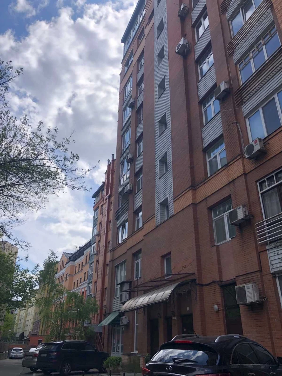 4-room apartment for sale in Pechersk, with parking and generator