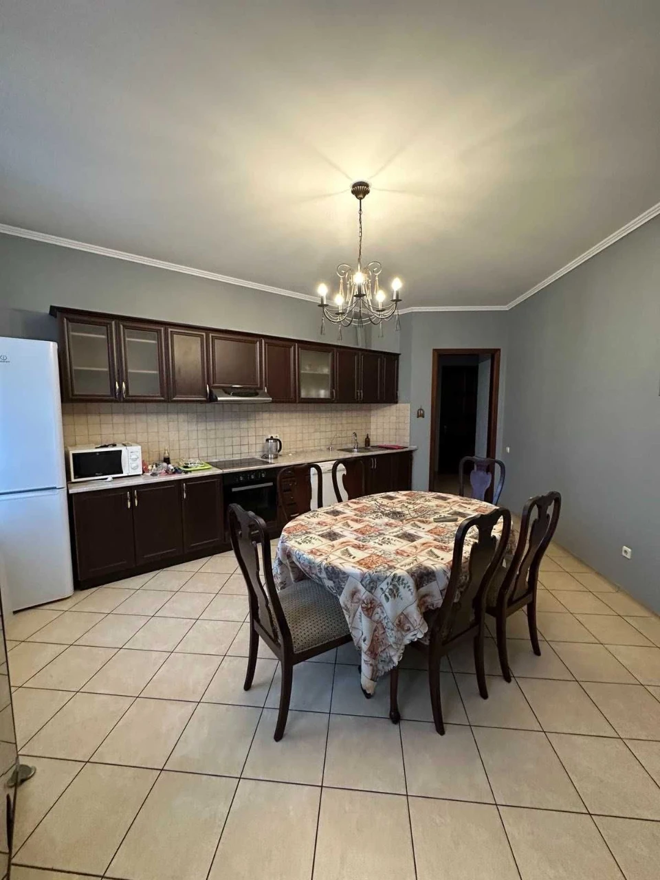 4-room apartment for sale in Pechersk, with parking and generator
