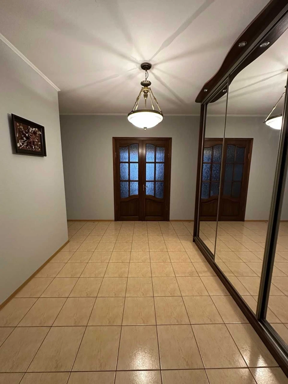 4-room apartment for sale in Pechersk, with parking and generator