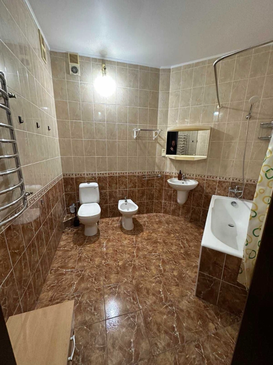 4-room apartment for sale in Pechersk, with parking and generator
