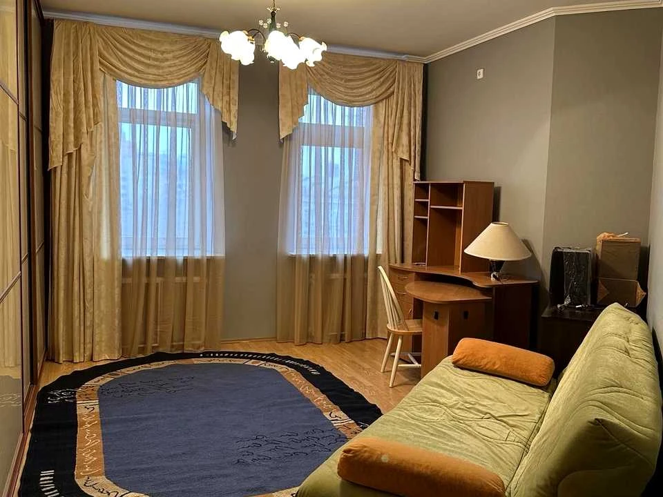 Квартира. Київ, вулиця Панаса Мирного