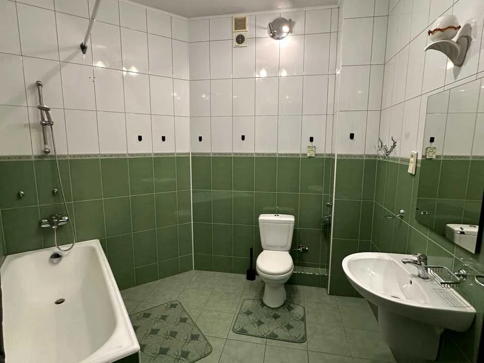 Квартира. Київ, вулиця Панаса Мирного