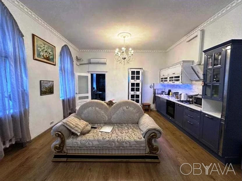 Apartment on Petlury Street, University district, T. Shevchenko Blvd.