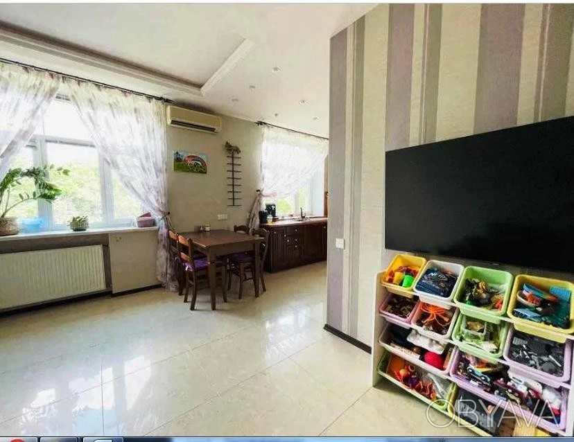 3 bedroom apartment, Stalin-era building, on Lavrska Street, Mazep, Omelianovych-Pavlenko