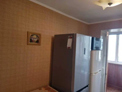 For Sale: 1-Bedroom Apartment, Florence Avenue, Dnepropetrovsk, Kyiv