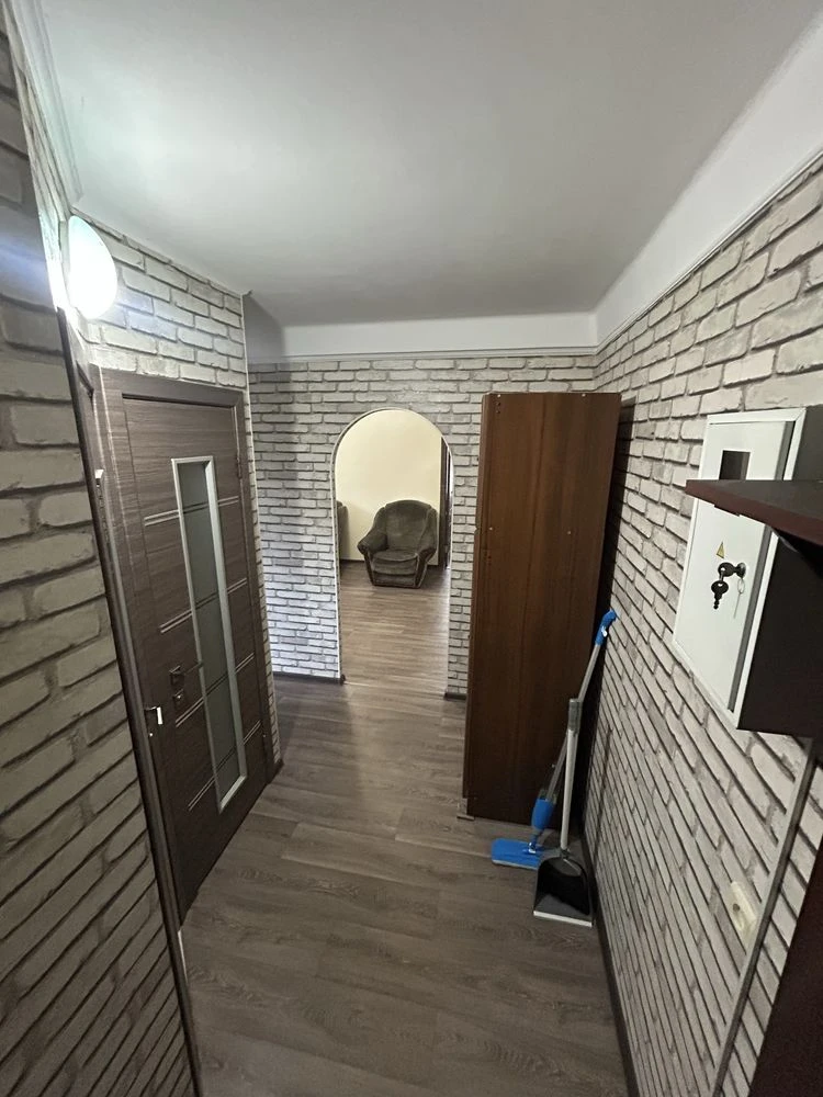 3-комнатная квартира в Космическом районе.