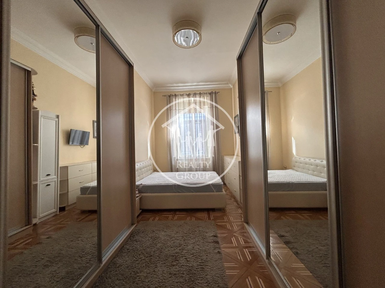 Historic Center!! Austrian Apartment!! 3-room apartment