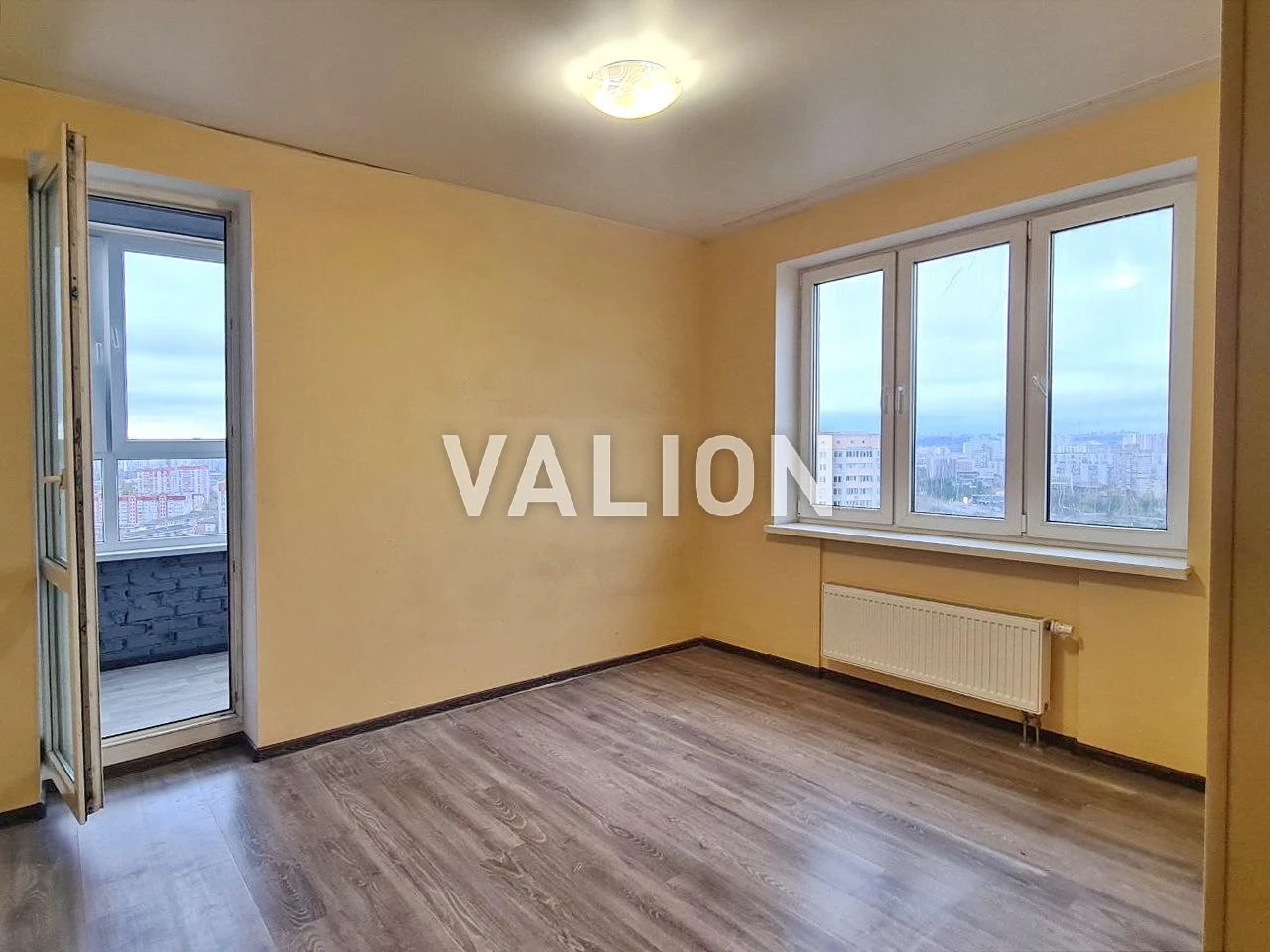 Selling 5-bedroom apartment at вул. Краківська, 27a, in Дніпровський