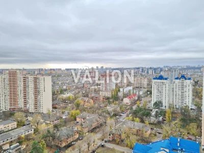 Selling 5-bedroom apartment at вул. Краківська, 27a, in Дніпровський