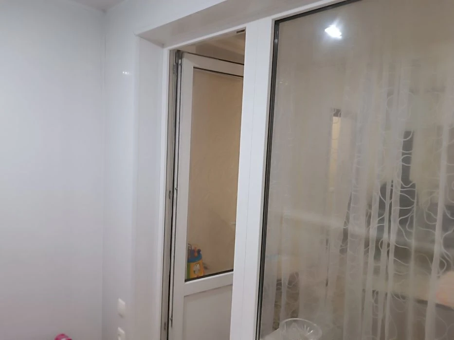 2-room Shkolnaya for sale. Bargain is appropriate!