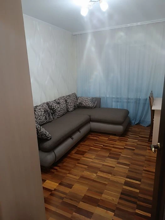 2-room Shkolnaya for sale. Bargain is appropriate!