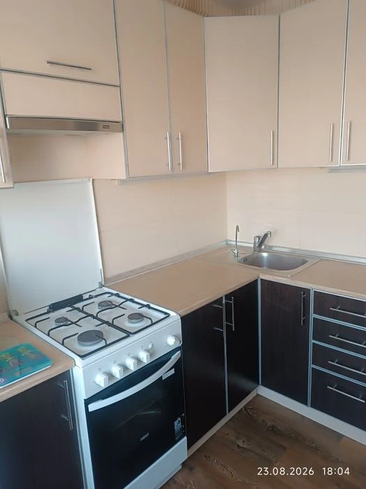2-room Shkolnaya for sale. Bargain is appropriate!