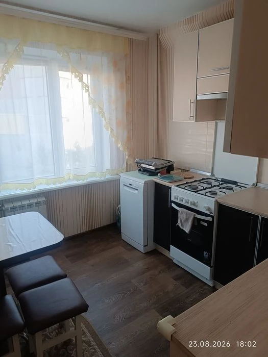 2-room Shkolnaya for sale. Bargain is appropriate!