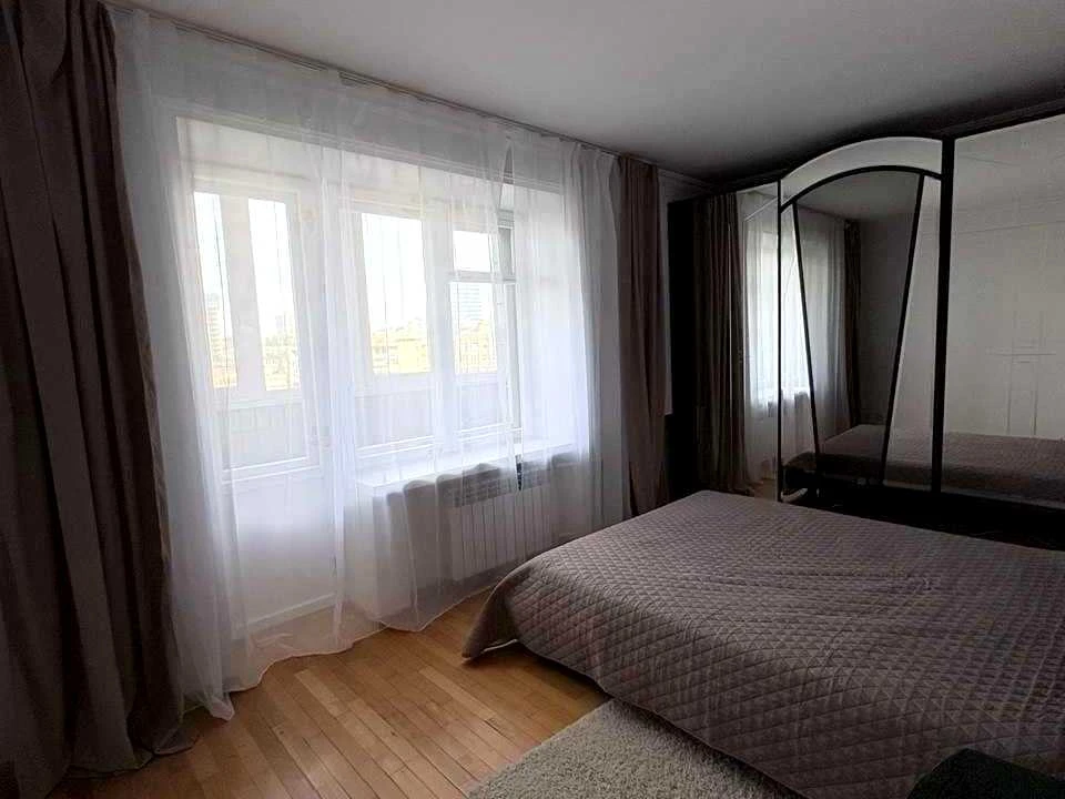 Квартира. Киев, улица Панаса Мирного