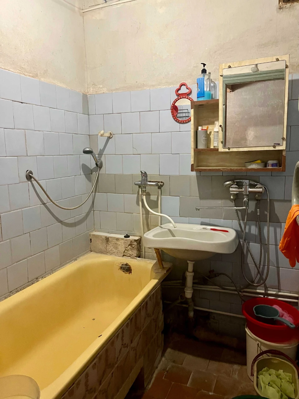 2 room apartment for sale in a dormitory, Ugorska Street