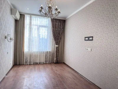 Простора квартира в ЖК Люксембург на 4 поверсіСтікон