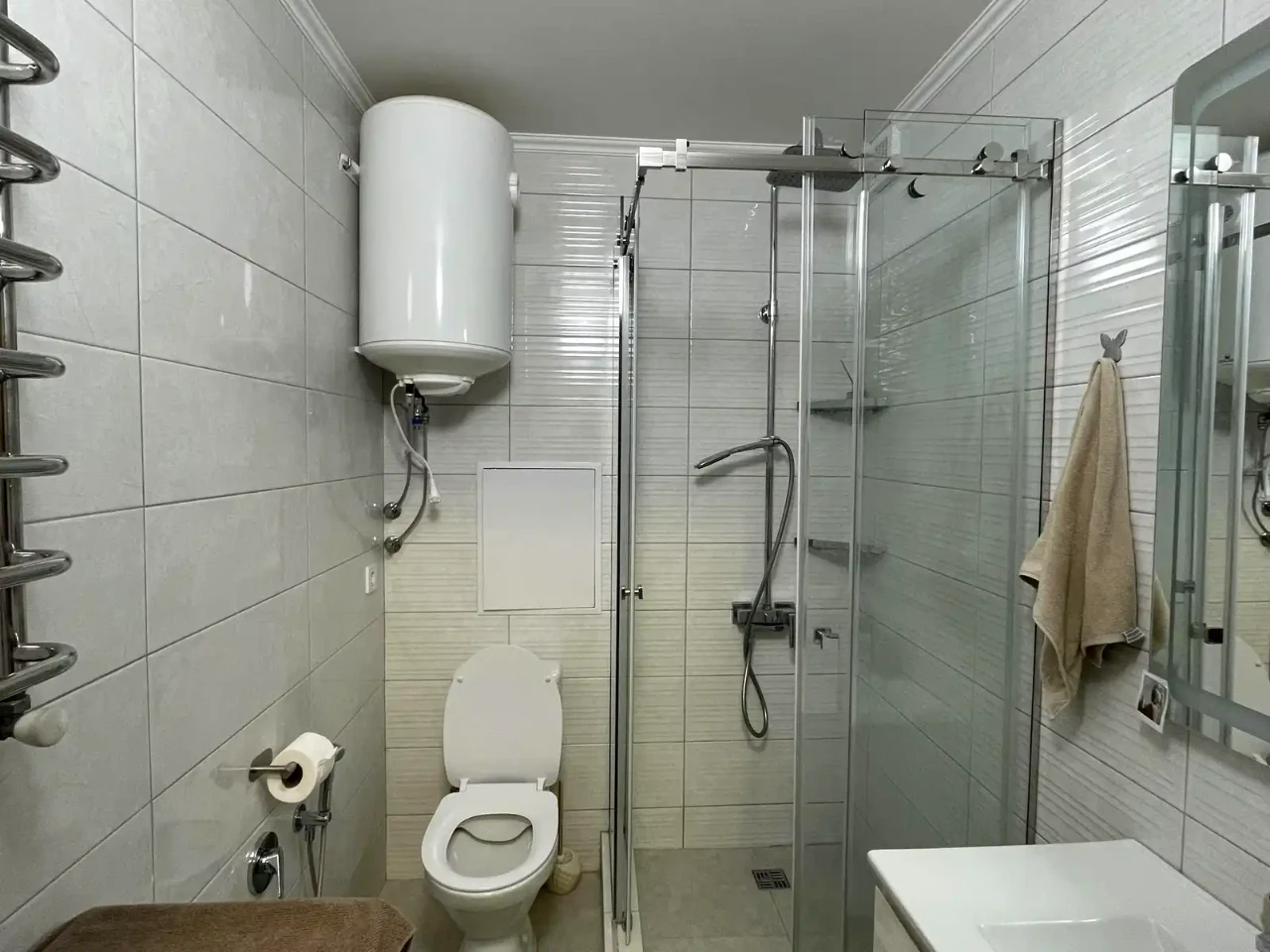 Продається однокімнатна квартира 44.2 м² на 9-му поверсі з 10-го.